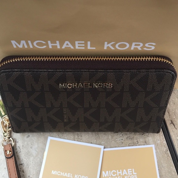 Michael Kors Phone Case Wristlet ❤️🌹❤️ - Picture 3 of 8